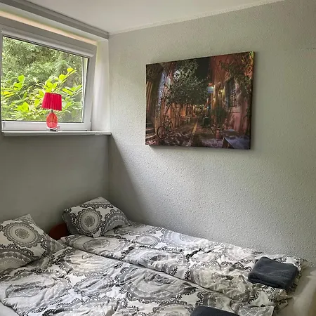 Suterena U Urszuli Z Parkingiem & Ogrodem Apartmán *